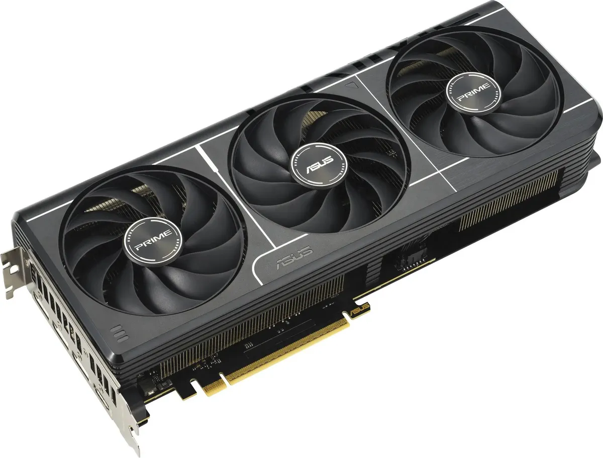 ASUS GeForce RTX 5070 PRIME вид под углом разъём питания 16-pin порты DisplayPort и HDMI
