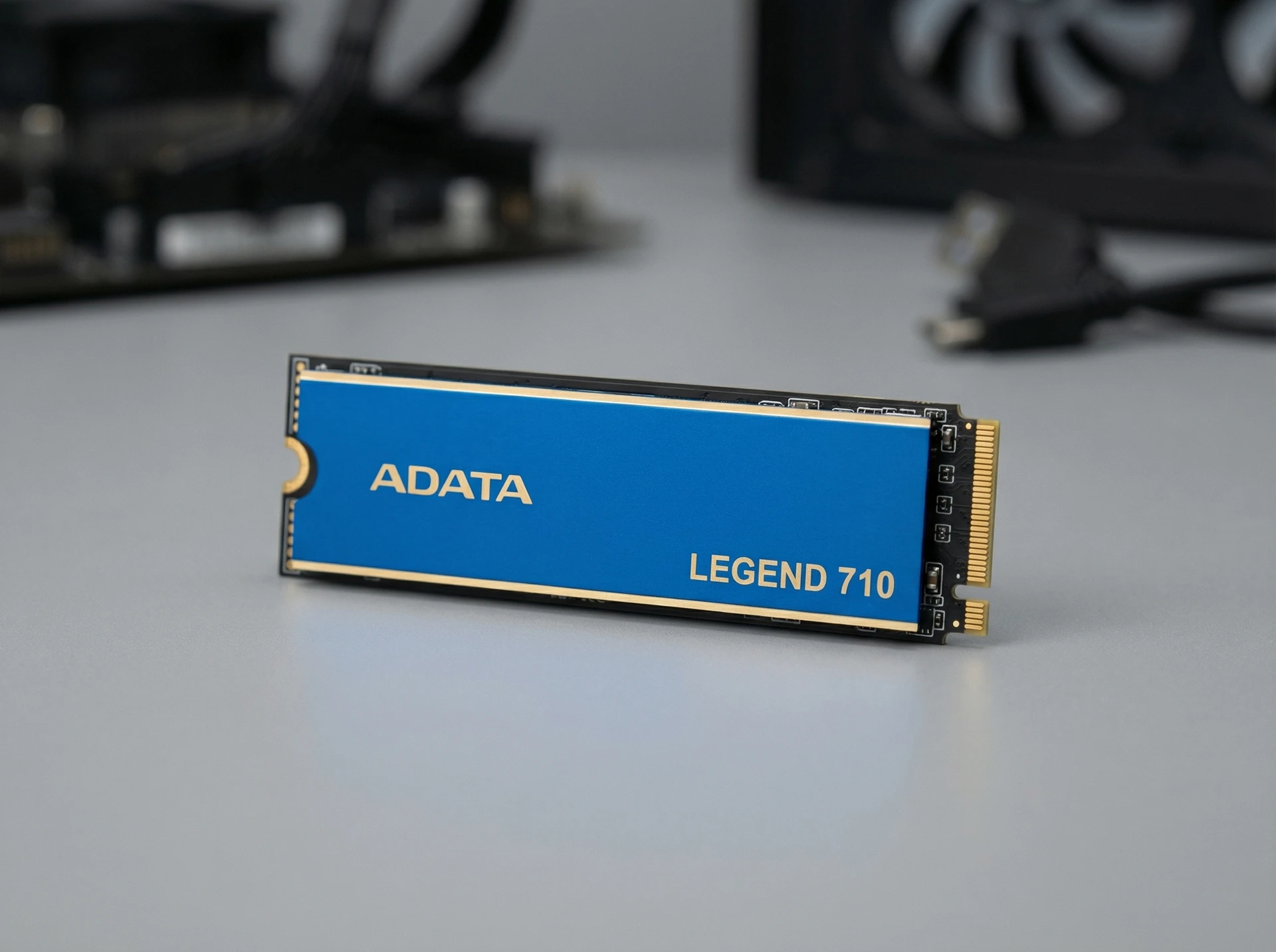 SSD накопитель ADATA Legend 710 512ГБ, M.2 2280, PCIe 3.0 x4, NVMe [ALEG-710-512GCS] - фото в интерьере
