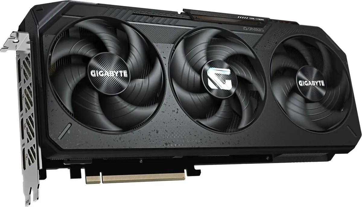 Gigabyte RX 9070 XT GAMING боковой профиль порты DisplayPort HDMI кронштейн