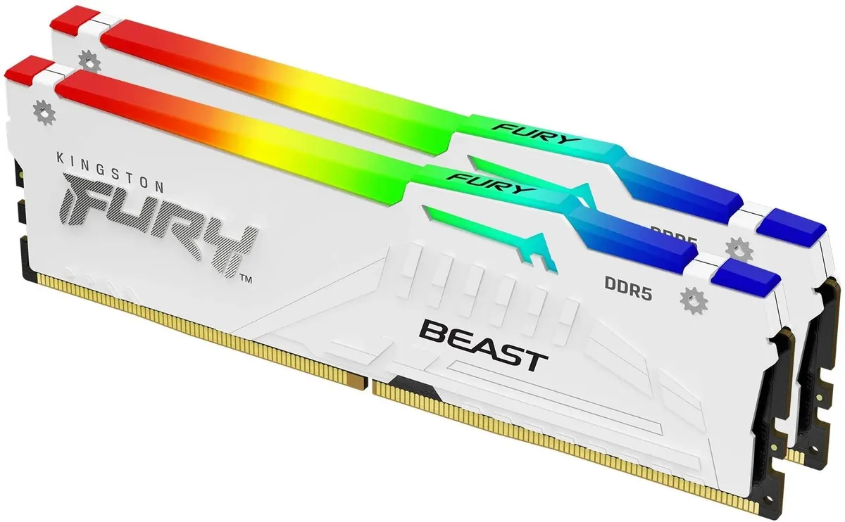 Kingston Fury Beast DDR5 KF560C30BWEAK2-64 три модуля перспективный вид RGB подсветка переливается от красного к синему