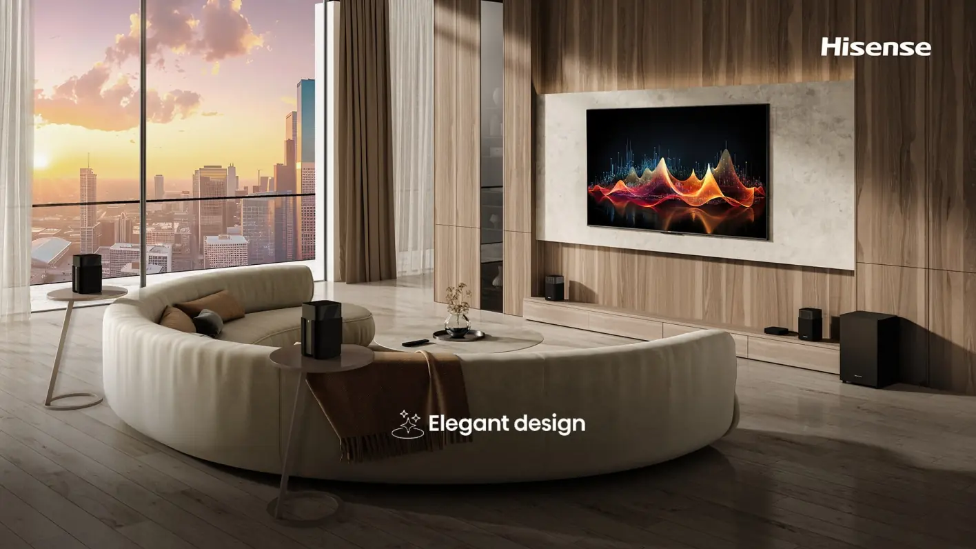 Hisense HT SATURN на стене &mdash; минималистичный белый дизайн в современном интерьере гостиной