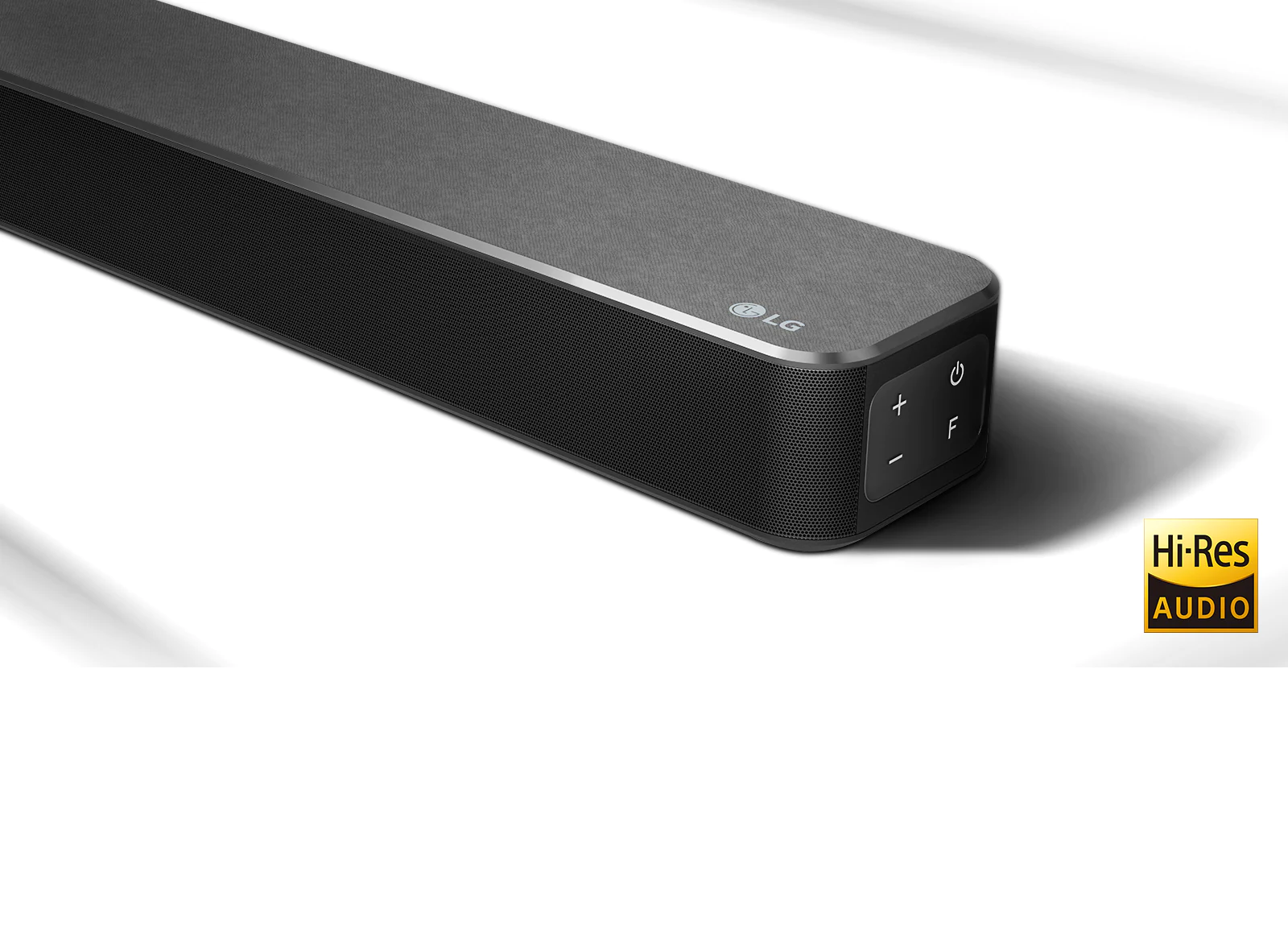 LG SN5Y крупный план &mdash; кнопки управления, логотип LG, сертификация Hi-Res Audio