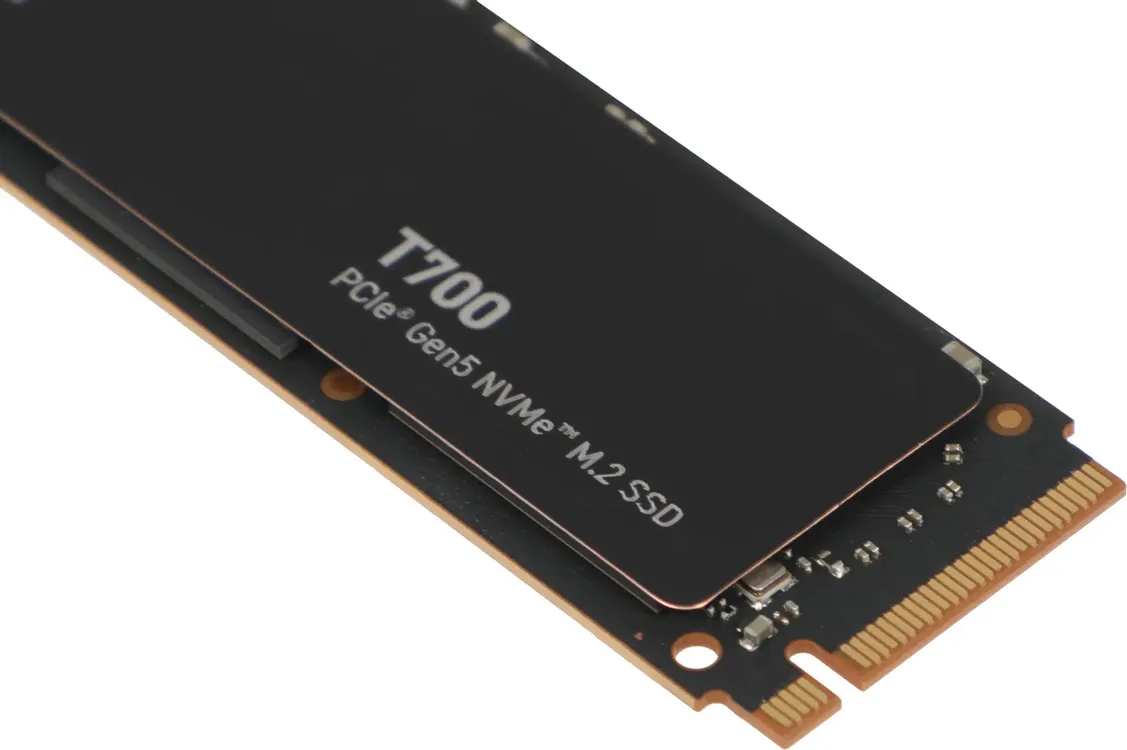 Crucial T700 2TB M.2 2280 боковой профиль — тонкий дизайн 2.28 мм, компактный накопитель