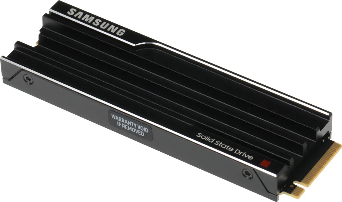 Samsung 9100 PRO Black 4 ТБ полный профиль с интегрированным радиатором и маркировкой warranty