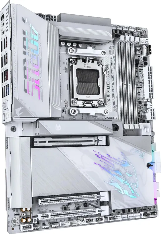 Gigabyte X870E Aorus Pro X3D Ice зона VRM и слоты M.2 PCIe 5.0