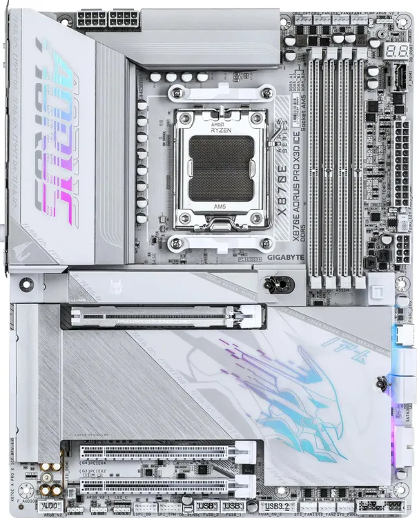 Gigabyte X870E Aorus Pro X3D Ice задняя панель USB4 и порты подключения