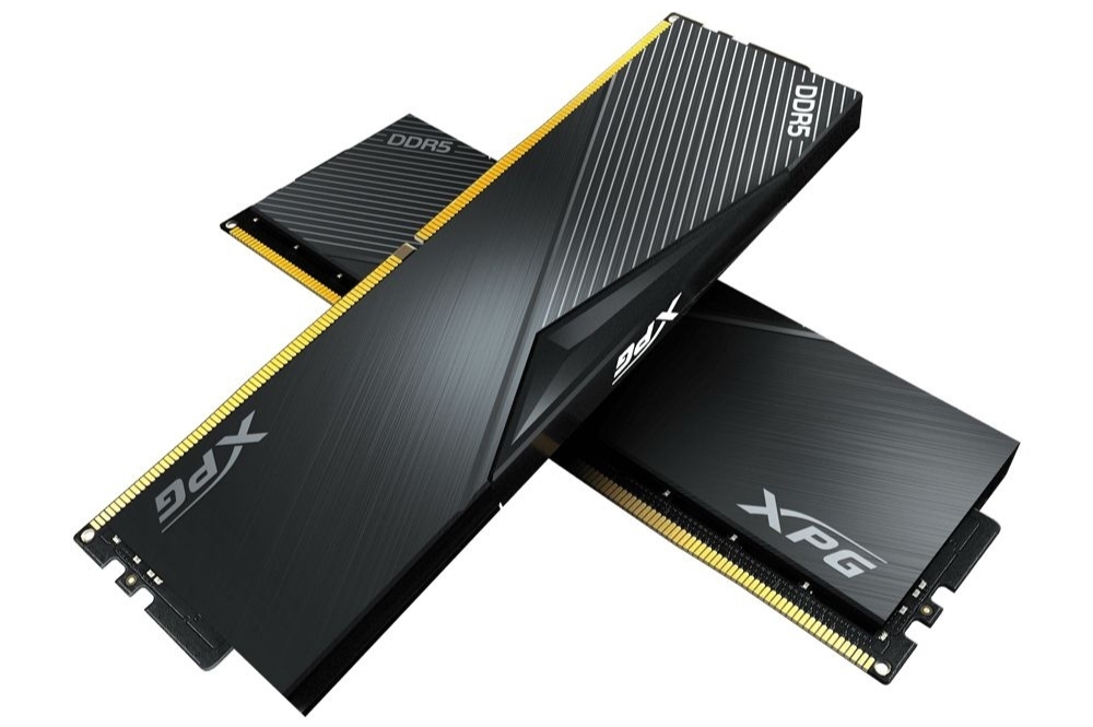 ADATA Lancer AX5U6400C3216G-DCLABK DDR5 радиатор чёрный алюминиевый крупным планом