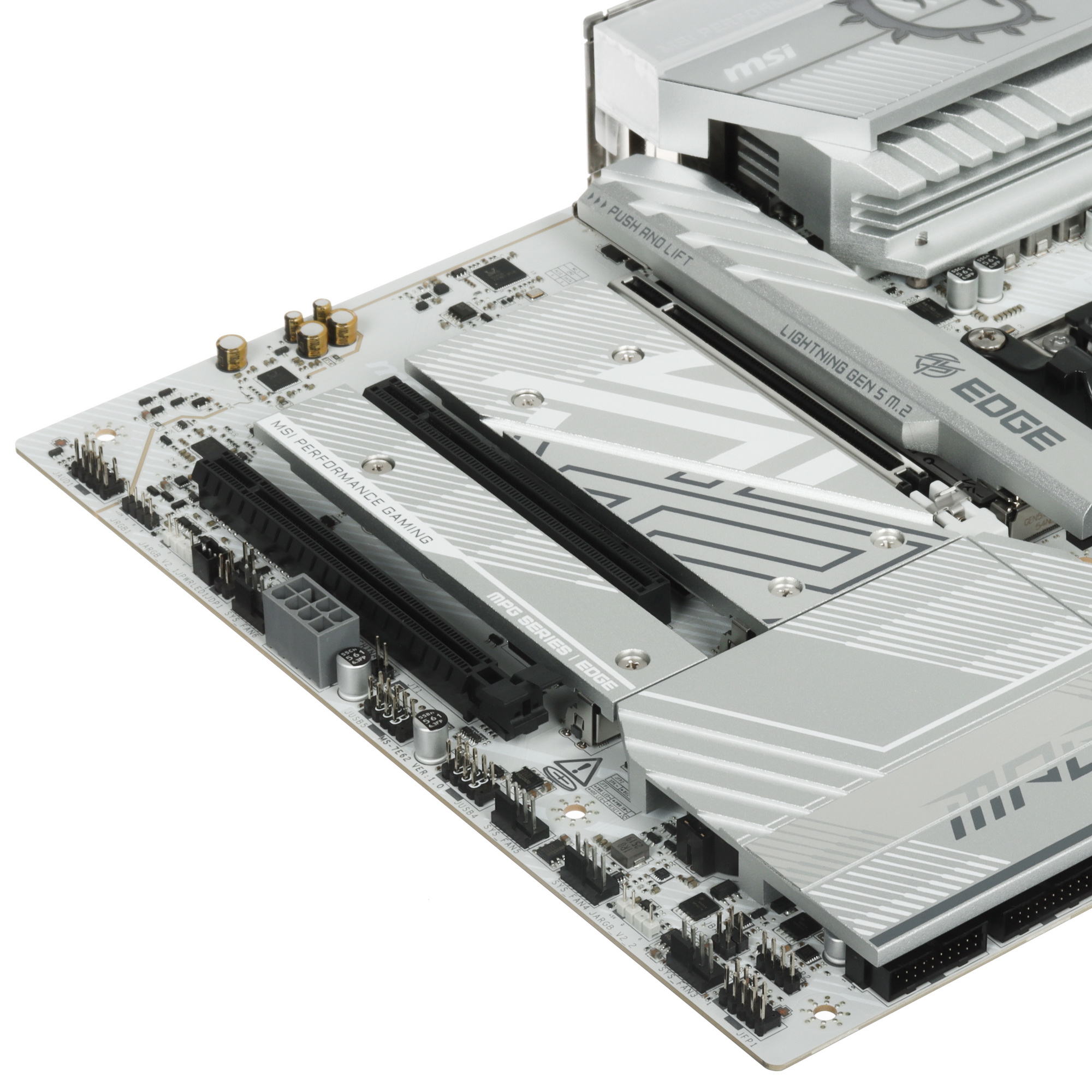 MSI MPG B850 Edge Ti WiFi боковой вид — слоты расширения PCIe, модули DDR5 и система охлаждения M.2