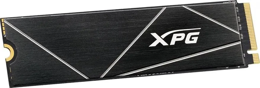 ADATA XPG Blade S70 вид под углом тонкий профиль M.2 накопитель компактный корпус