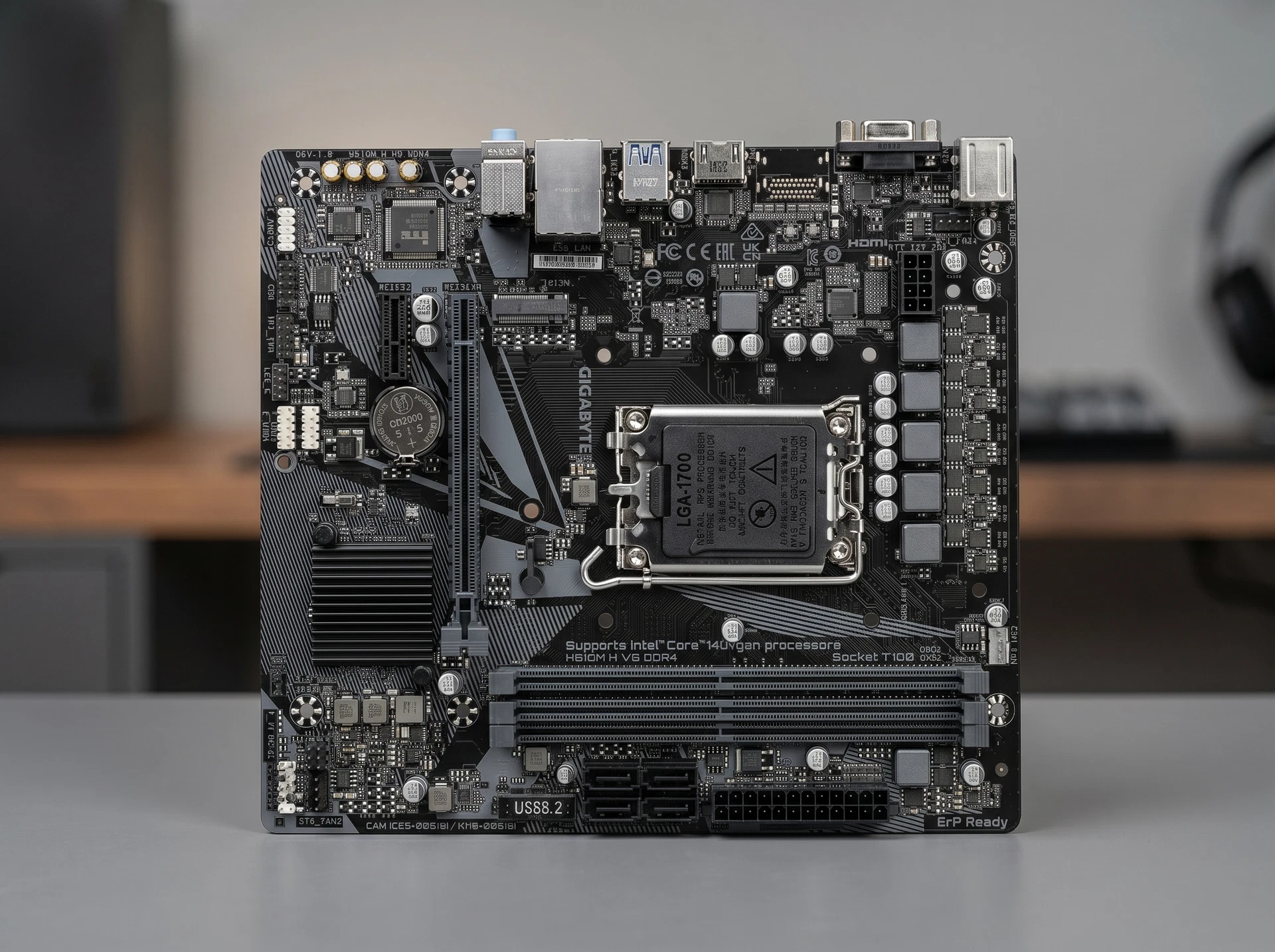 Материнская плата Gigabyte H610M H V3 DDR4, Socket LGA 1700, Intel H610, mATX, RTL - фото в интерьере
