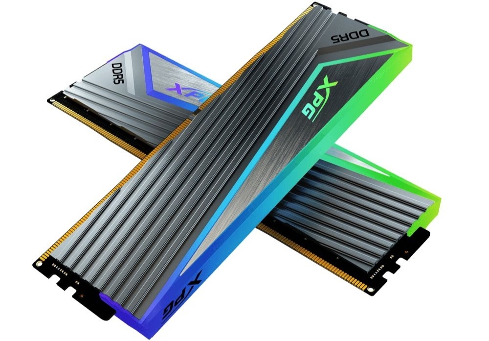 ADATA Caster DDR5 6000 МГц радиатор и RGB-подсветка крупным планом