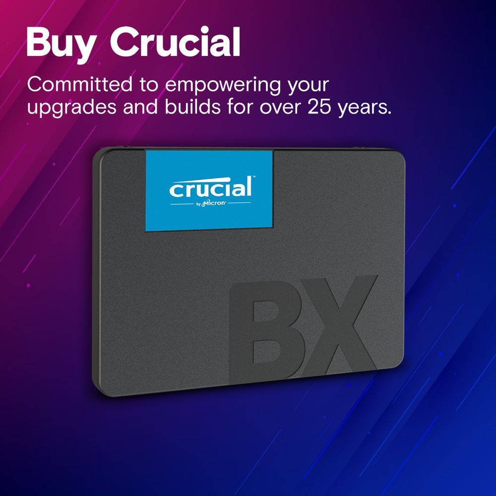 Crucial BX500 вид спереди — фирменная синяя наклейка, бренд Micron, дизайн корпуса накопителя
